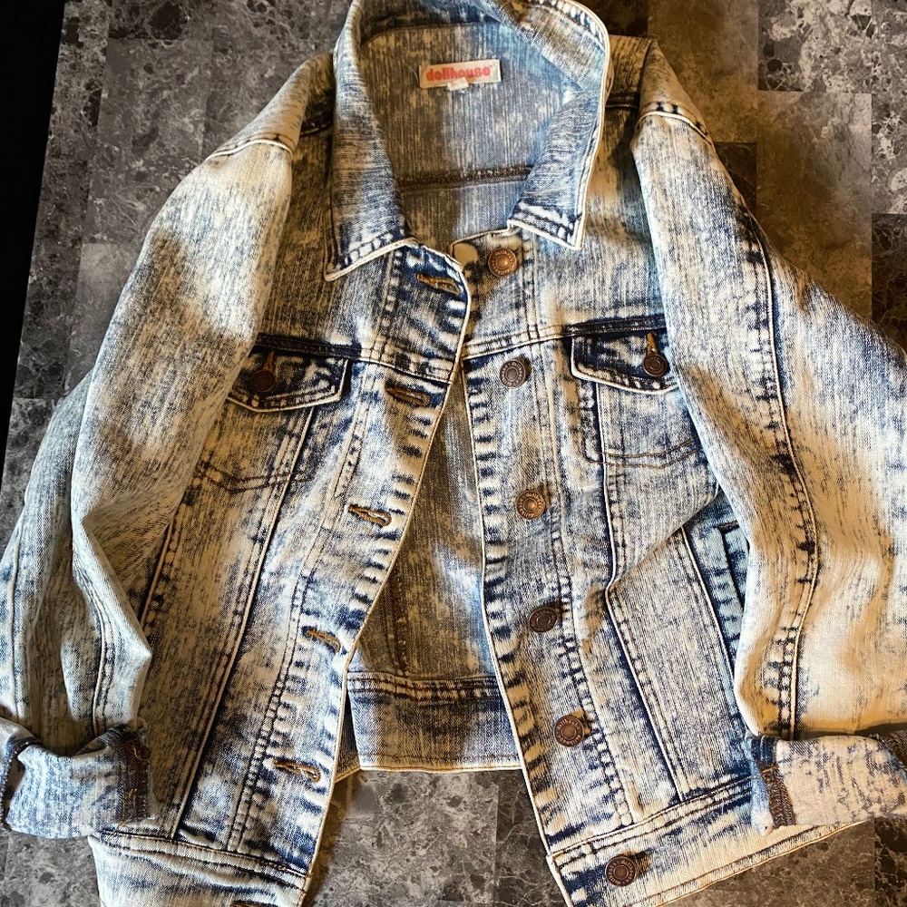 Cute denim jacket brand new!